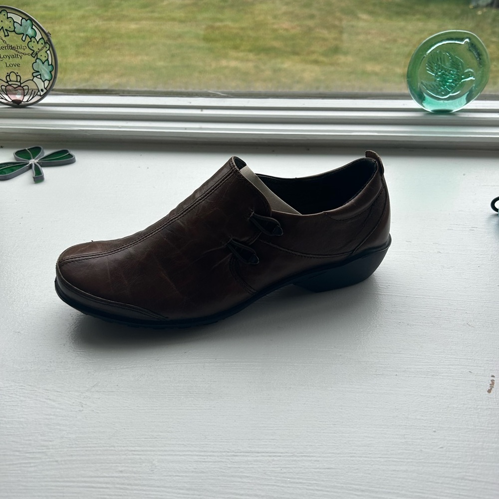 Women’s dress flats